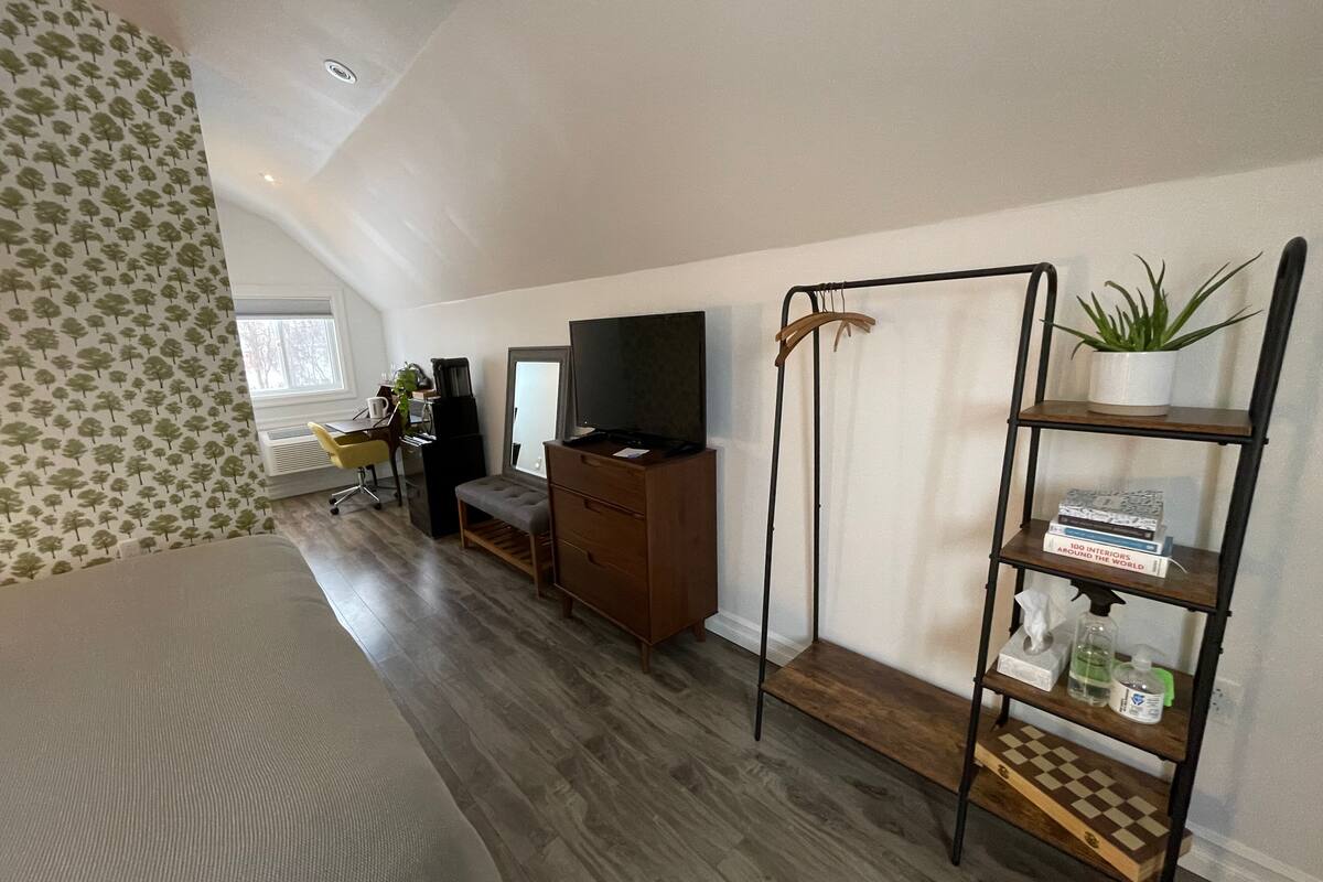 superior room | premium bedding, minibar, individually decorated, individually furnished