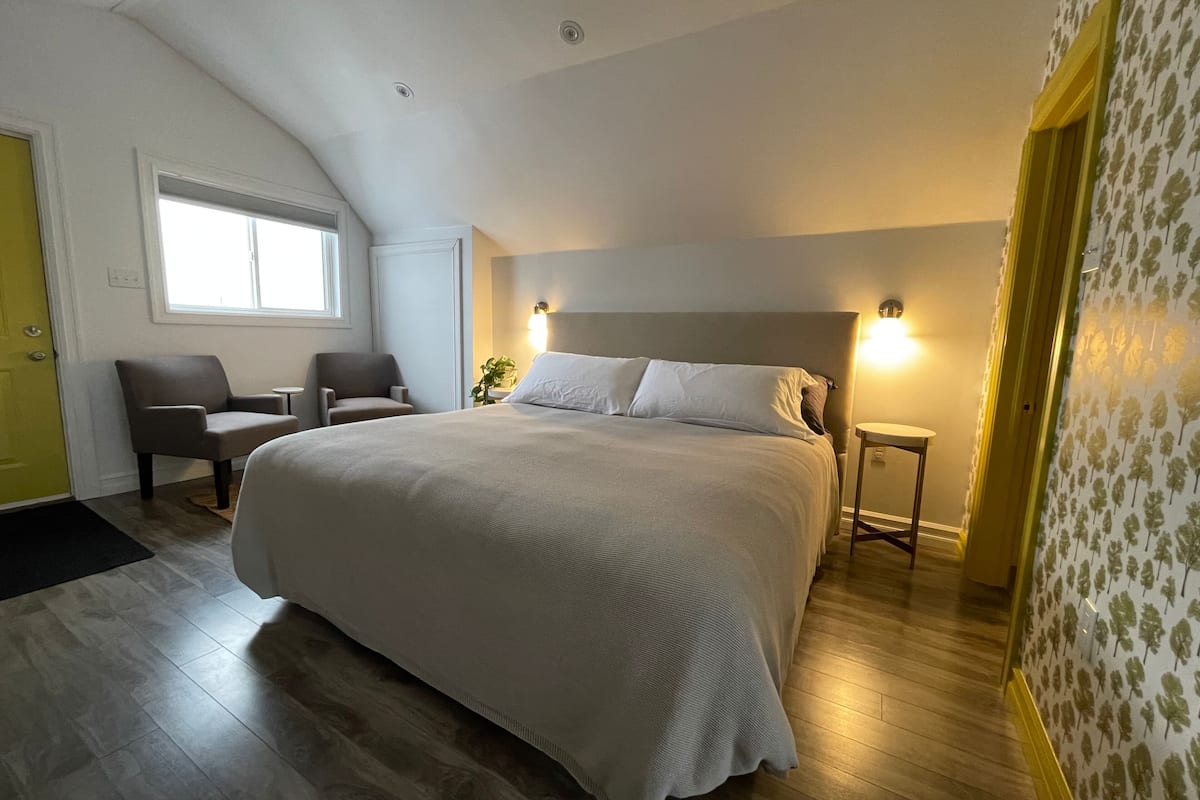 superior room | premium bedding, minibar, individually decorated, individually furnished