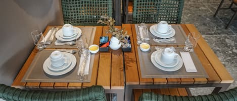 Free daily self-serve breakfast