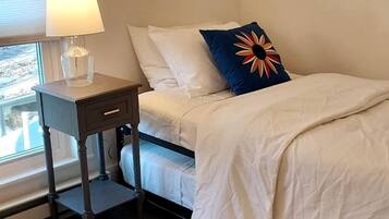 2 chambres, fer et planche à repasser, lit parapluie, Wi-Fi gratuit