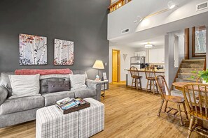 Smart-tv och eldstad