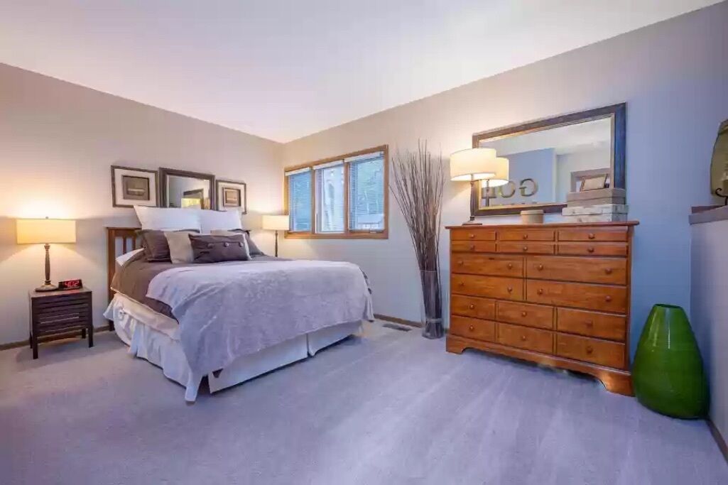 3 bedrooms, iron/ironing board, travel crib, free WiFi