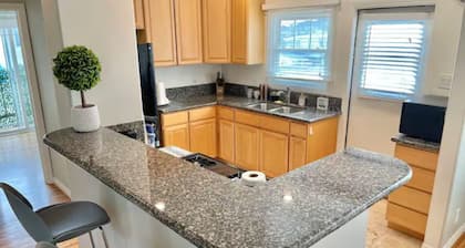 RustlingLeaves.Kg&Qn.2ndFlrGarageLaundry