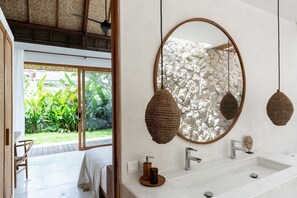 Bathroom - Las Lunas Villas Canggu (Canggu)