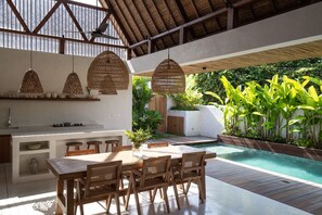 Villa, 3 Bedrooms | Dining room - Las Lunas Villas Canggu (Canggu)