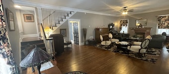 Historic Walnut Street  Huge Home 8 bedrooms 4 bath