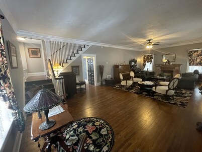 Historic Walnut Street  Huge Home 8 bedrooms 4 bath