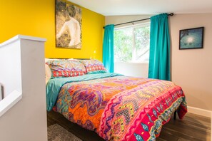 2 chambres, fer et planche à repasser, lit de bébé portatif