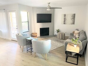 Smart TV, fireplace, streaming services