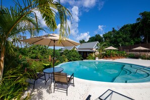 Outdoor pool - Oracabessa Hill Cottages (Oracabessa)