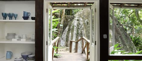 Casa do Rei | Living area | 43-inch Smart TV with cable channels, TV