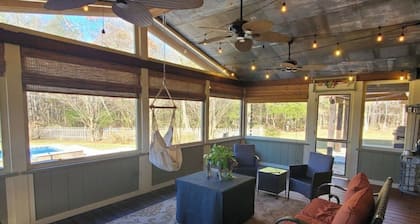 Quiet Southern Retreat | Porch Swings & Sunset Views