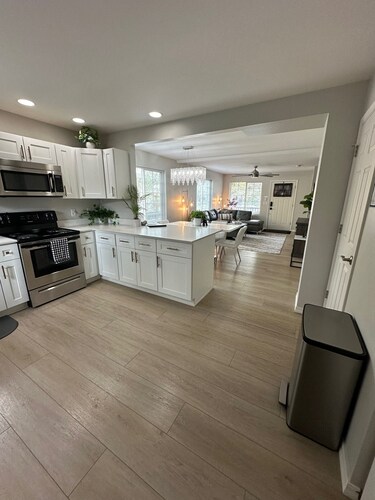 Townhouse on Strand...Centrally located with all new furnishings and Central AC