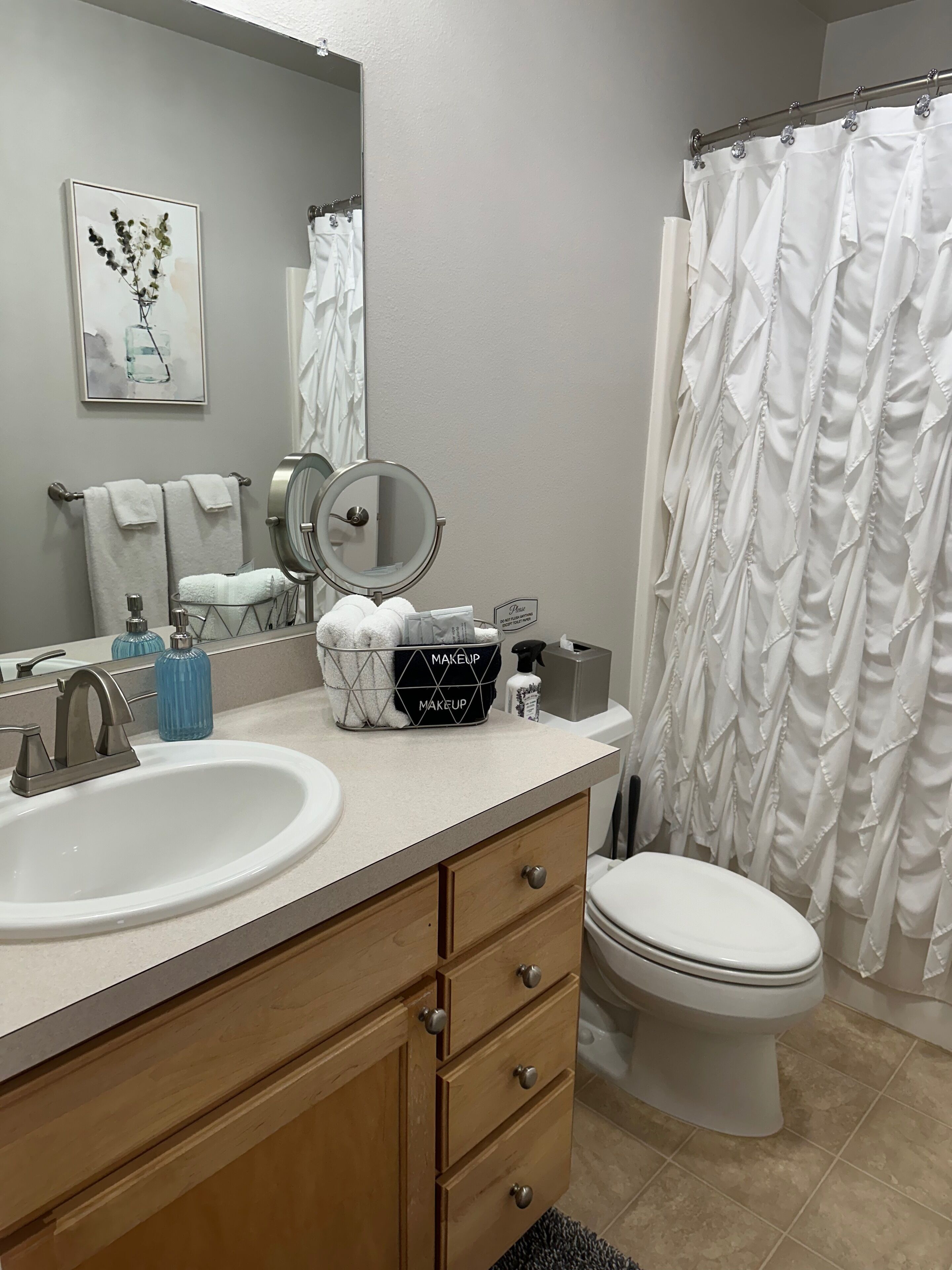 Chuveiro/banheira combinados, secador de cabelo, toalhas de banho 