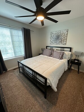 3 makuuhuonetta, vauvan matkasänky, ilmainen Wi-Fi, vuodevaatteet