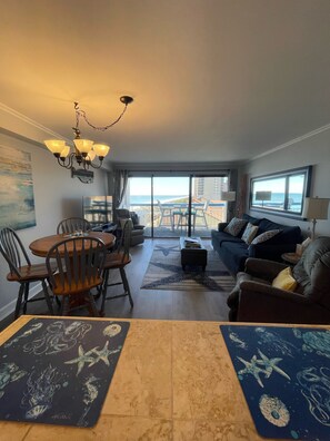 Smart TV, reproductor de DVD y libros