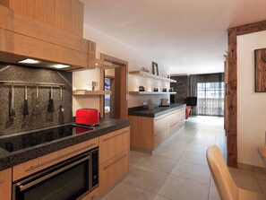 Kühlschrank, Ofen, Geschirrspüler, Toaster