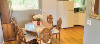 Cheerful 3-BR home near Downtown Dayton, Wright Patterson AFB and Airport