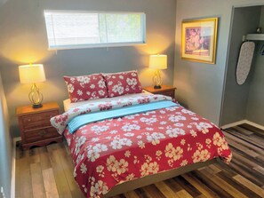 3 habitaciones, escritorio, tabla de planchar con plancha y wifi gratis 