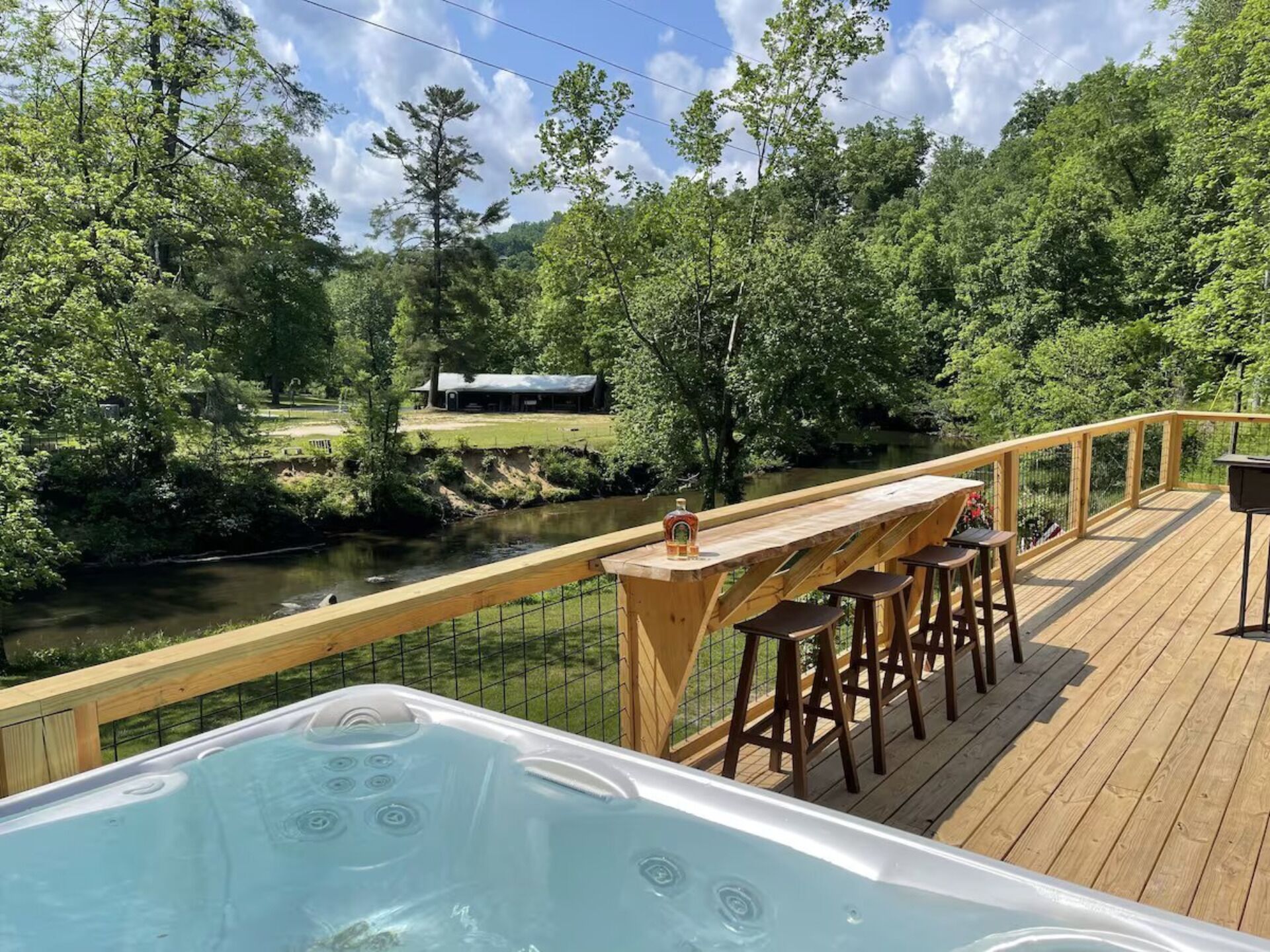 Bain à remous extérieur