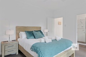 3 chambres, fer et planche à repasser, accès à Internet, literie fournie