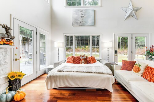 Sterling Valley Home ~ 9 Mi to Stowe Mountain!