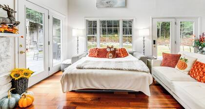 Sterling Valley Home ~ 9 Mi to Stowe Mountain!