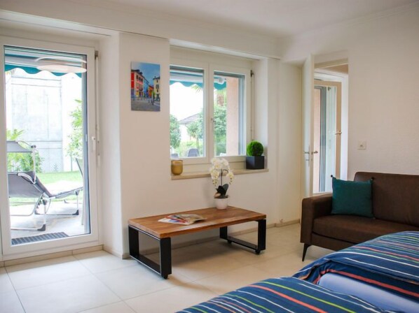 1 chambre, fer et planche à repasser, accès Internet