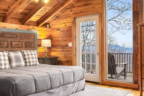 3 bedrooms, iron/ironing board, travel crib, WiFi