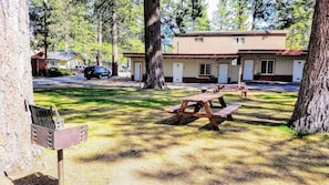 المنطقة المحيطة بالمنشأة