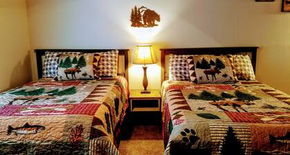 05: The Tahoe Tamarack Pet Friendly Studio