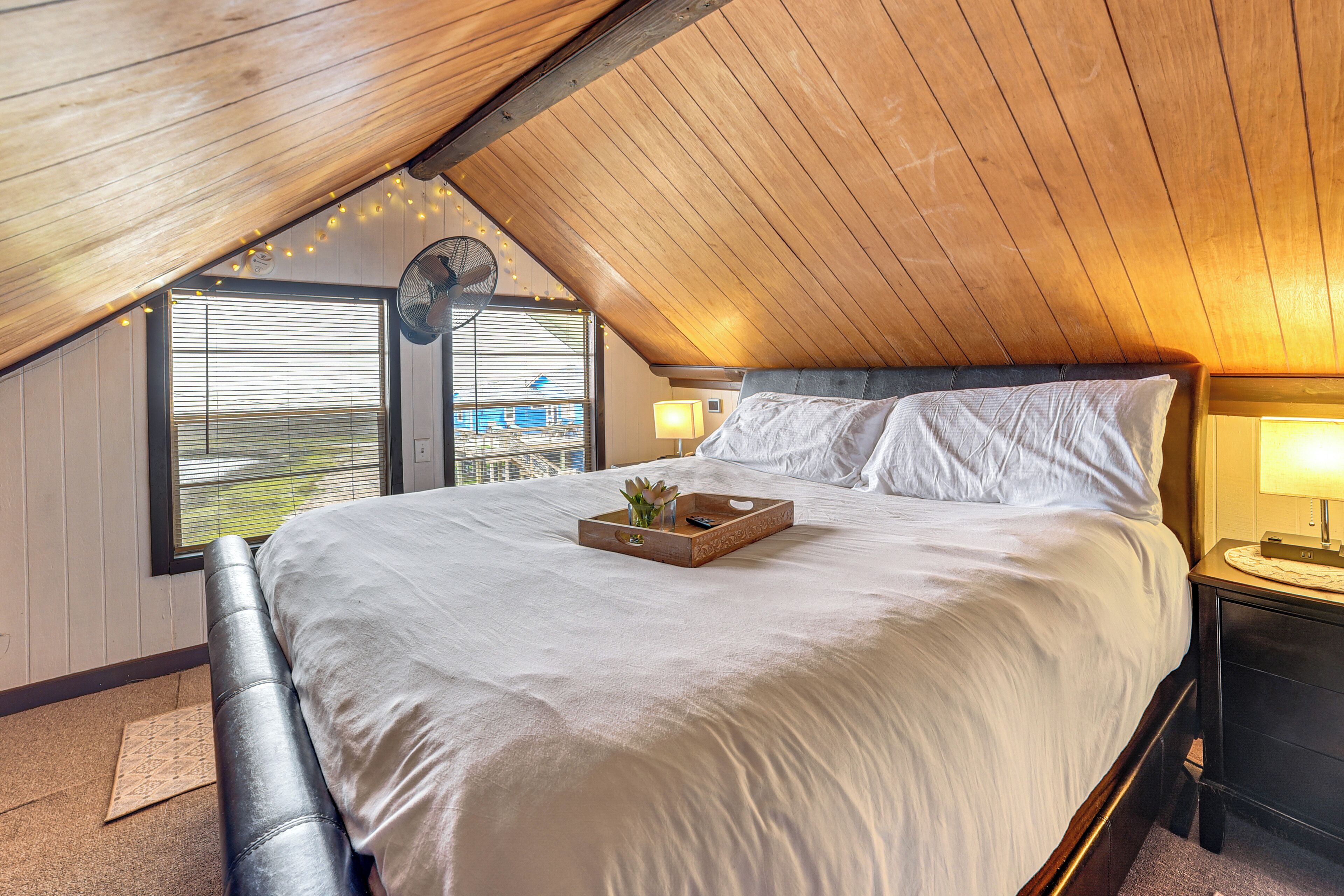 Desk, iron/ironing board, Internet, bed sheets