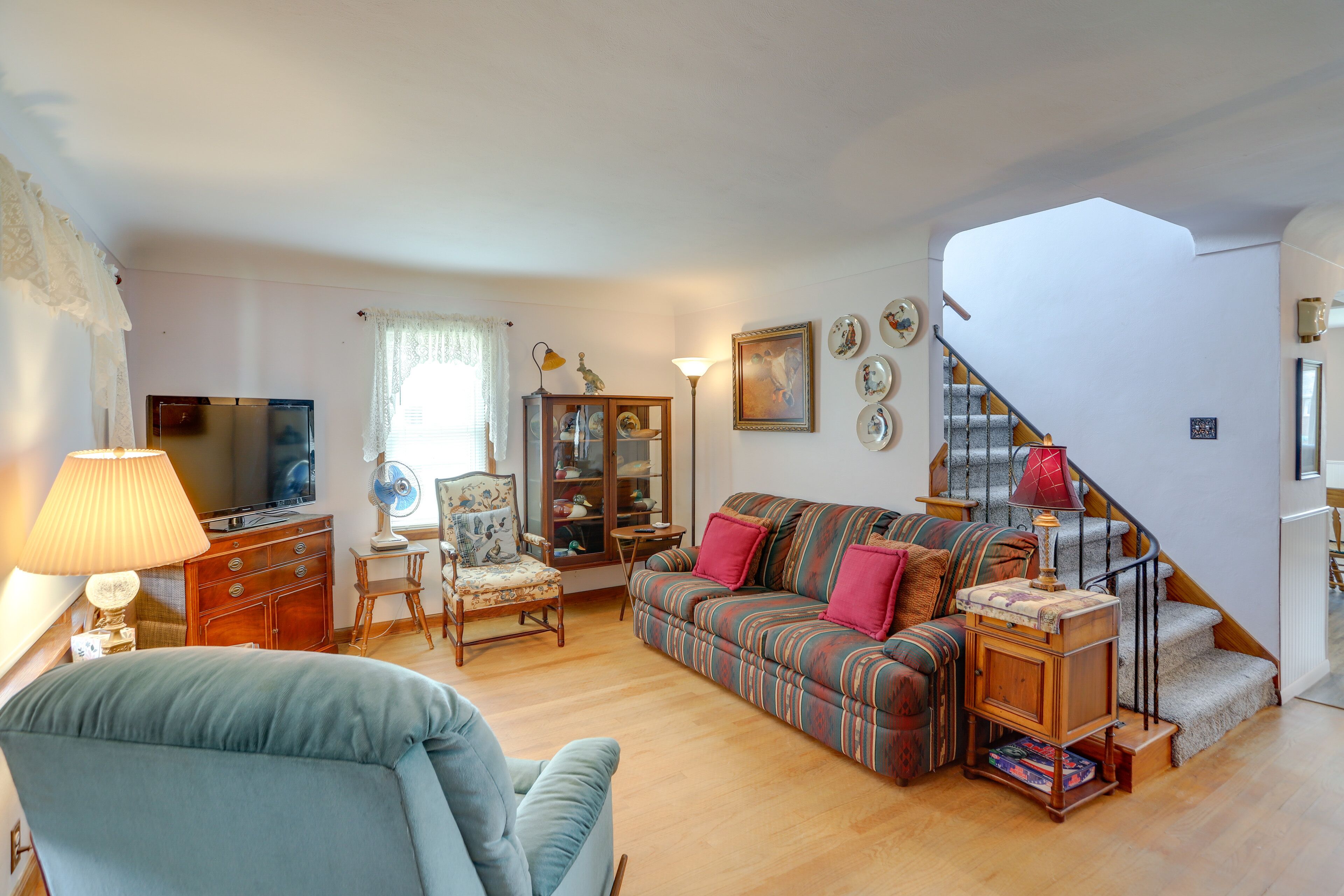 Home w/ Screened-In Porch < 1 Mi to Lake Erie