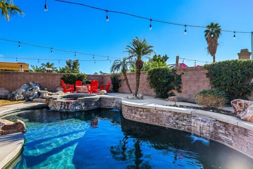 Desert Oasis -  Majestic Views with Pool & Hot Tub