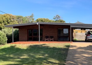 Exterior - Walking distance to Sorrento Village, Front & Back Beaches (SORRENTO)