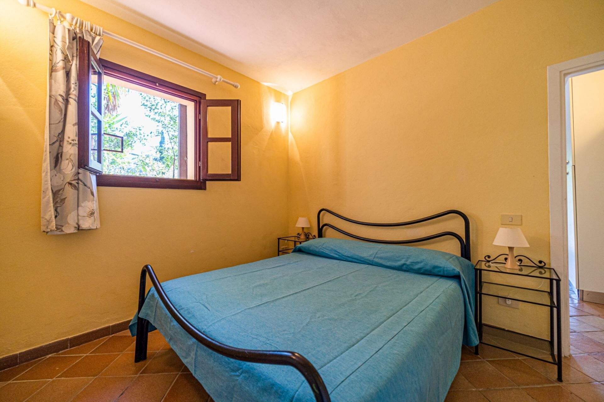1 camera, Wi-Fi, lenzuola