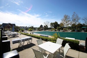 Outdoor dining - Gorgeous 2 Bedroom 2 Bath Condo with One Free Round of Golf Per Day, Pools, Tennis and More! (Ocean View)