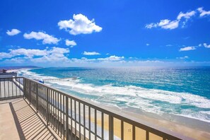 Property grounds - WOW 10th Fl Corner Unit * Ocean Views * Pool + Hot Tub (San Diego)