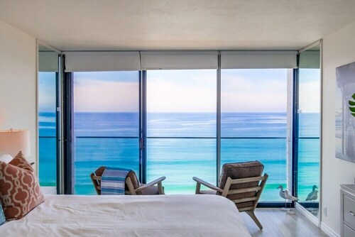 WOW 10th Fl Corner Unit * Ocean Views * Pool + Hot Tub