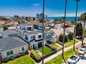Exterior - NEW 3 Story House * Ocean 2 Blocks * Water Views (San Diego)