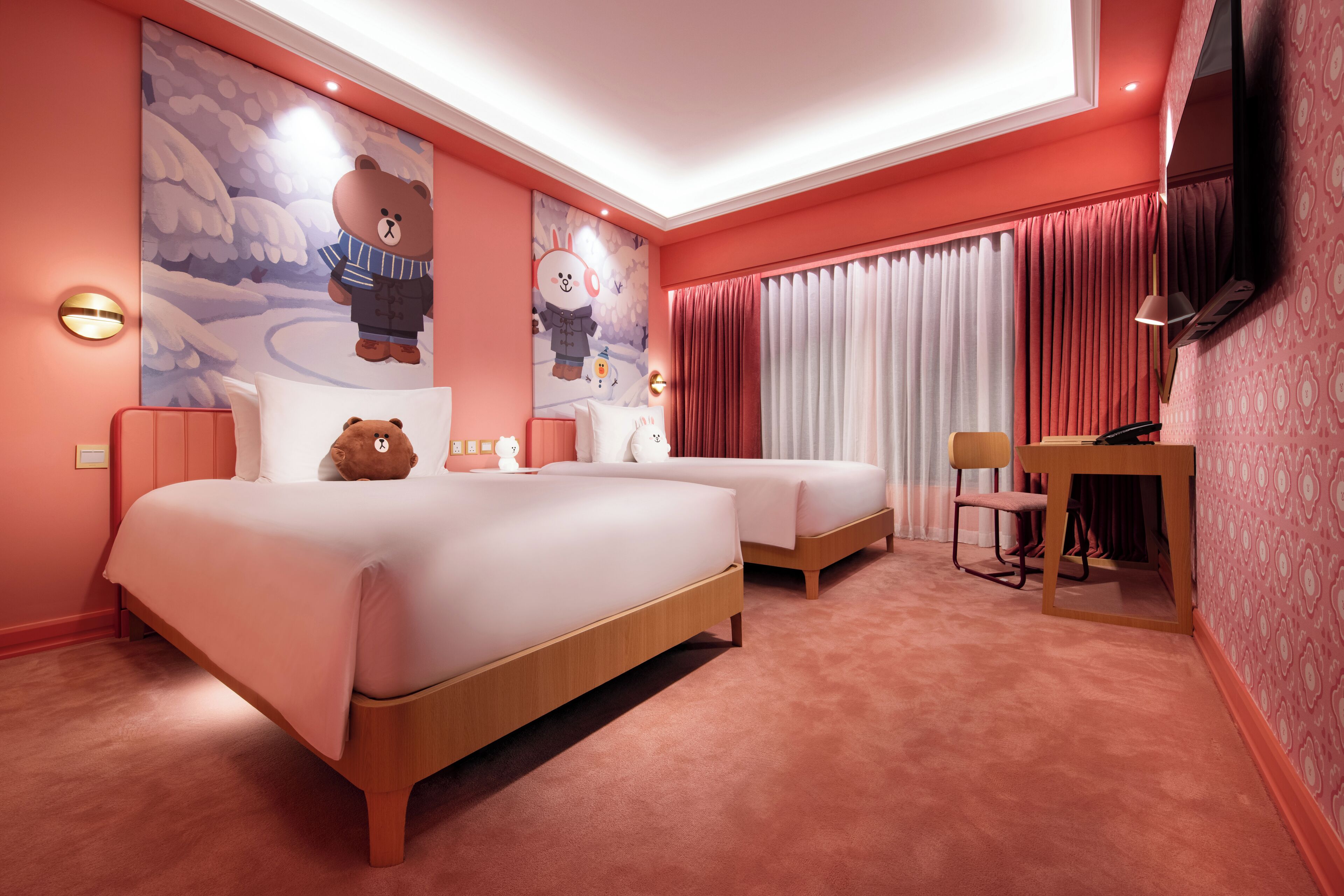 premium bedding, down duvets, in-room safe, desk