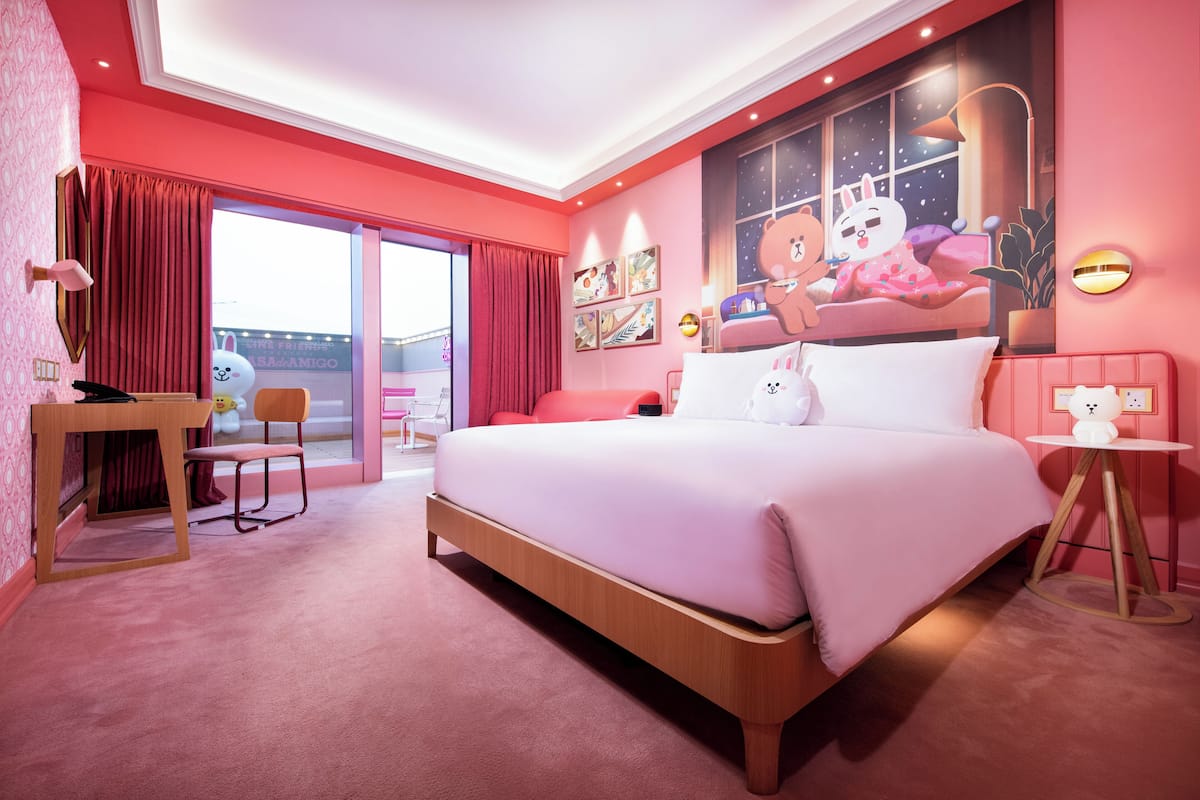 LINE FRIENDS Deluxe CONY Balcony Room - (King/Twin)