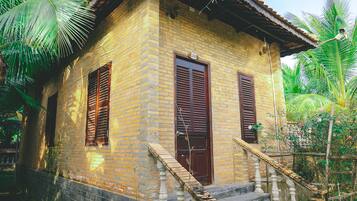 Superior Apartment | Free minibar items, desk, iron/ironing board, free WiFi