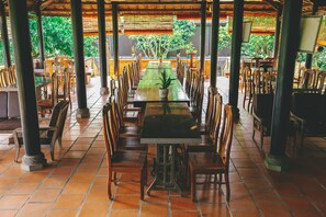 Breakfast, dinner, brunch served; Asian cuisine