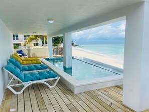 Pool - Beach Front Villa LAS with direct Beach access (Nassau)