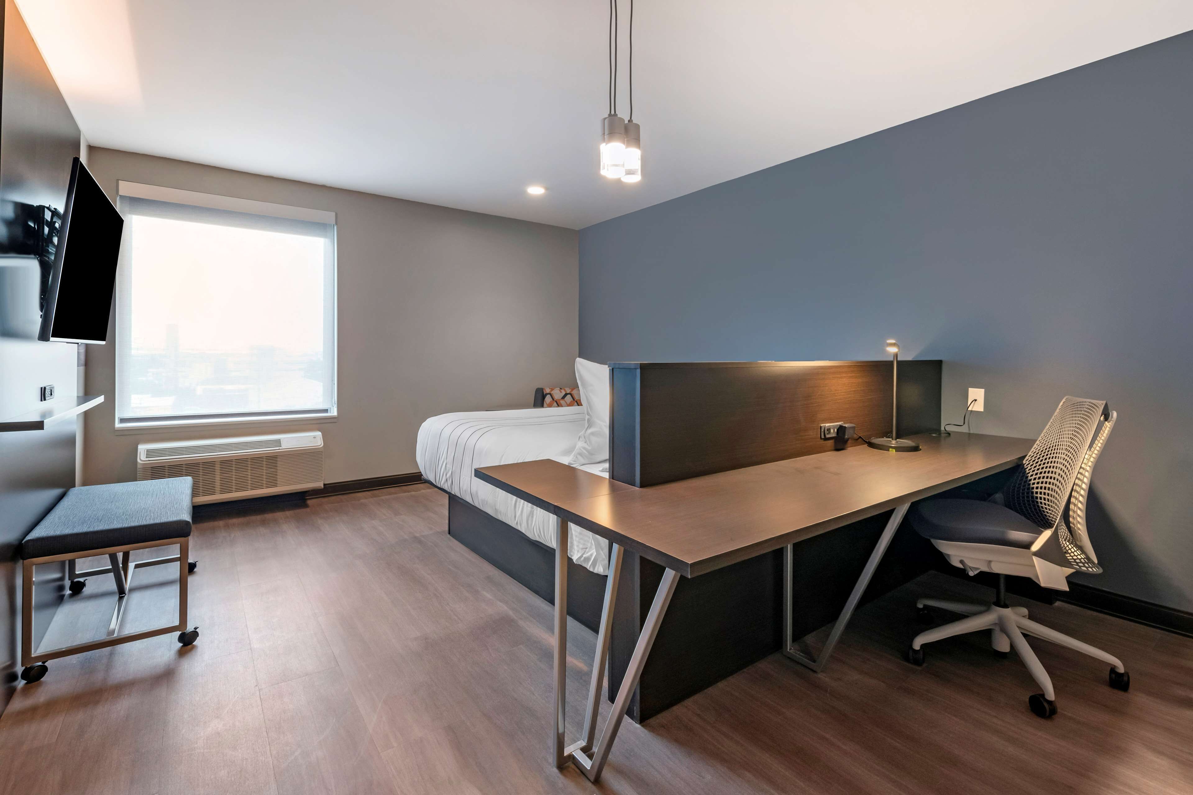 standard room, 1 king bed, non smoking, refrigerator (larger room) | premium bedding, in-room safe, desk, laptop workspace