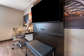 Premium bedding, in-room safe, desk, laptop workspace