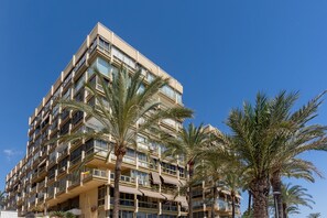 Exterior - Apartment 'Great First Line Amazing Terrace' with Sea View, Wi-Fi and Air Conditioning (Marbella)