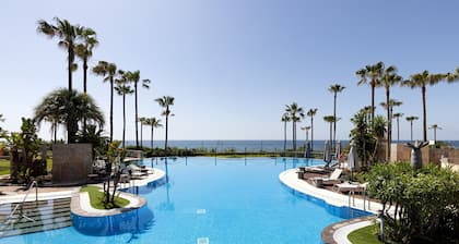 Exklusives, haustierfreundliches Penthouse am Strand mit Pool, Terrasse und WLAN