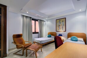 2 habitaciones, tabla de planchar con plancha y wifi gratis 